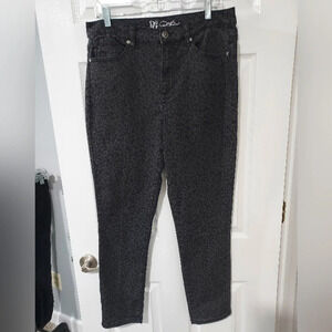 DG2 by Diane Gilman Gray and Black Leopard Print Skinny Jeans in Size 14